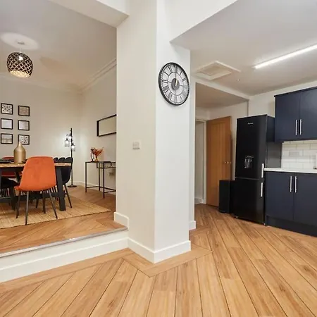 Stunning 5bed En-suite Headingley