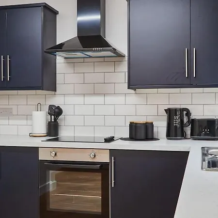 Holiday home Stunning 5bed En-suite Headingley *